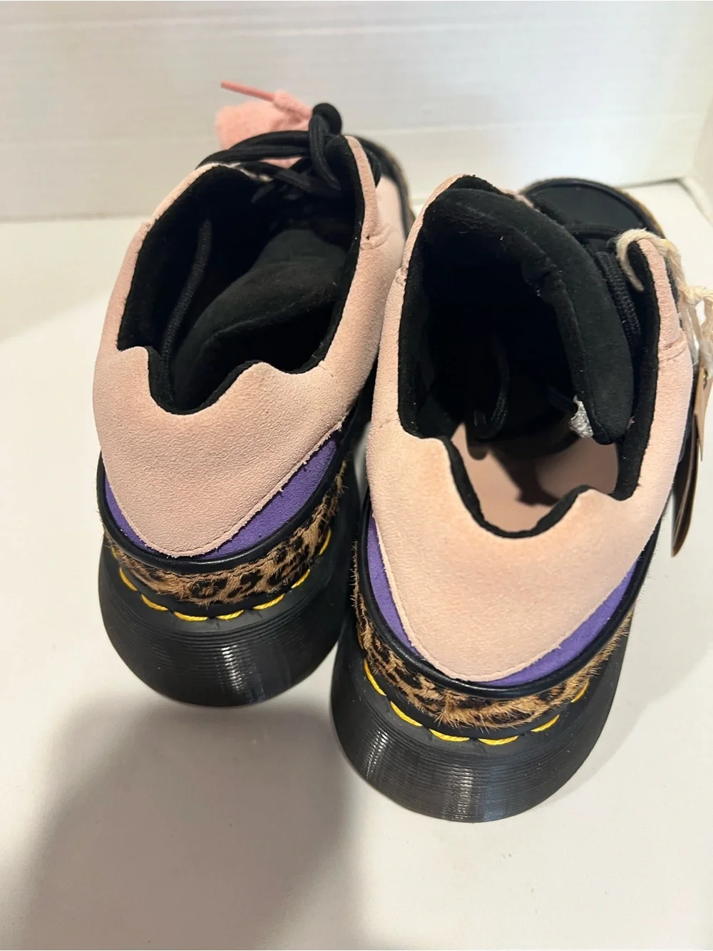 Dr. Martens Buzz 5-Eye powder pink suede With Leopard Print Women Size 7 - Picture 4 of 9
